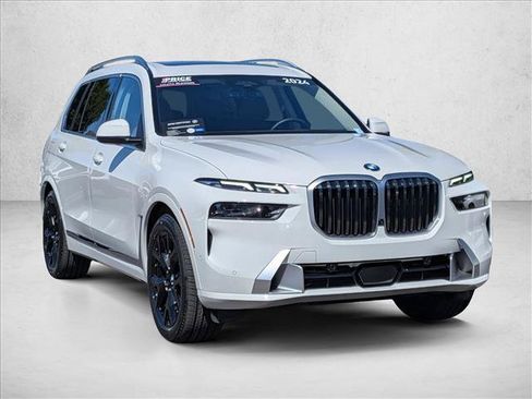 Used 2024 BMW X7 xDrive40i AWD/4WD image 3