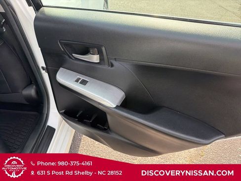 Used 2014 Toyota Camry SE w/ Moonroof Package FWD image 33