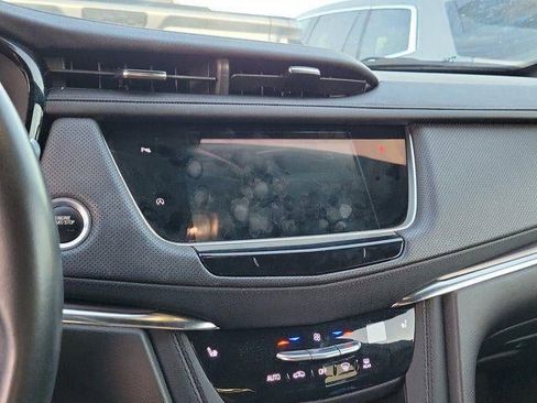 Certified 2023 Cadillac XT5 Luxury FWD image 9
