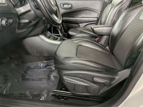 Used 2020 Jeep Compass Latitude w/ Cold Weather Group image 12