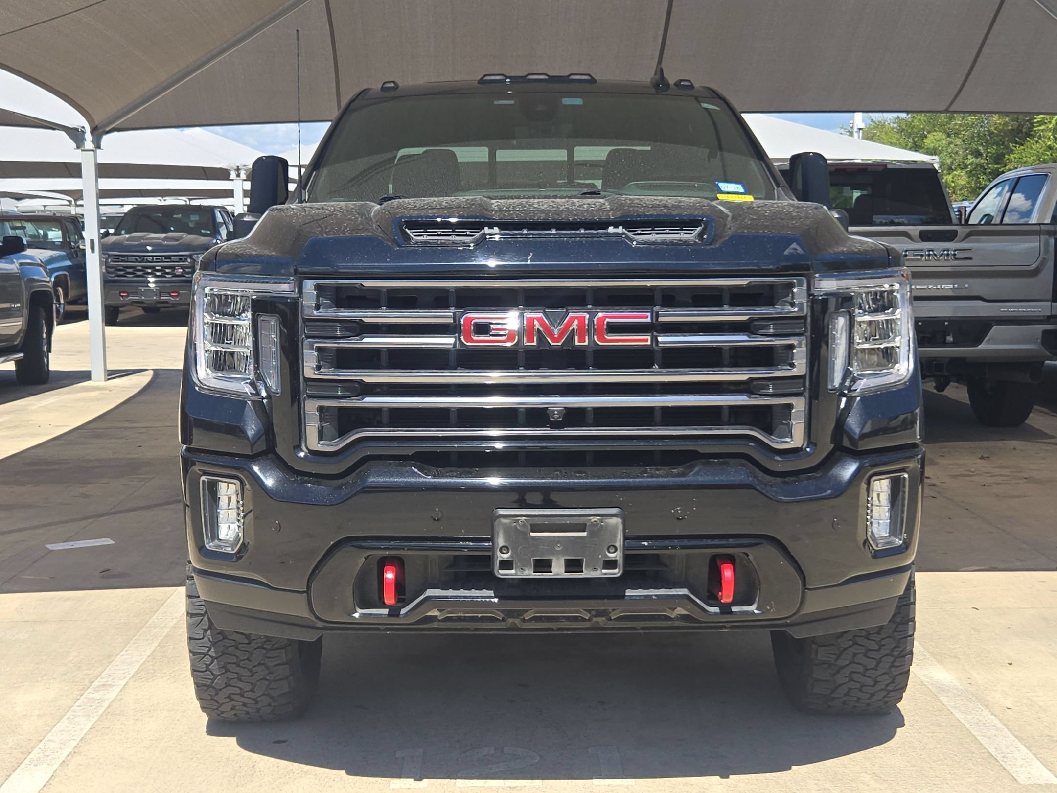 Used 2021 GMC Sierra 2500 AT4 w/ AT4 Premium Plus Package AWD/4WD image 2