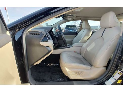 Used 2024 Toyota Camry XLE w/ Cold Weather Package image 12