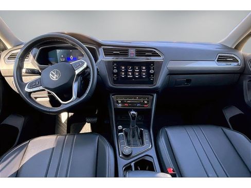 Used 2022 Volkswagen Tiguan SE AWD/4WD image 7