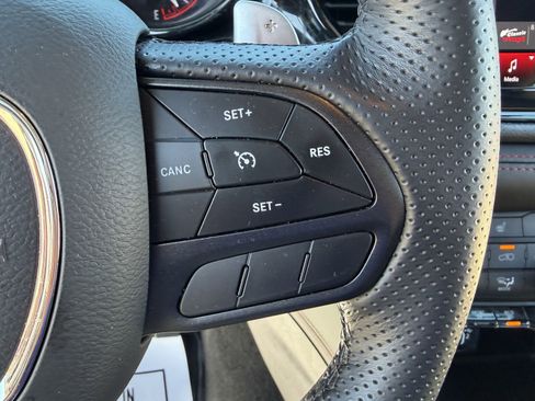 Used 2025 Dodge Durango GT image 17