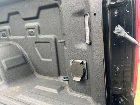 Used 2025 Chevrolet Silverado 1500 ZR2 w/ Technology Package image 11