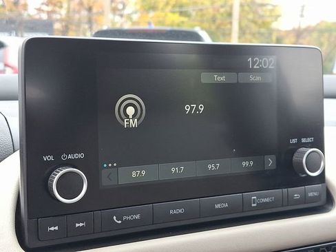 Used 2024 Honda HR-V LX image 17