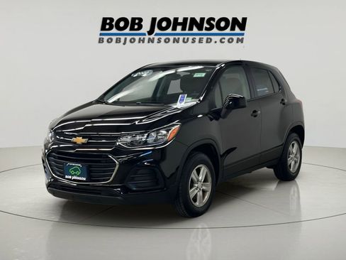 Certified 2022 Chevrolet Trax LS w/ Tint and Cruise Package image 6