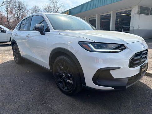 Used 2024 Honda HR-V Sport image 3