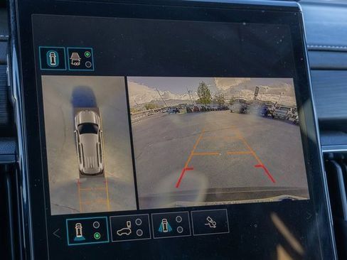 Used 2025 GMC Acadia Elevation image 10