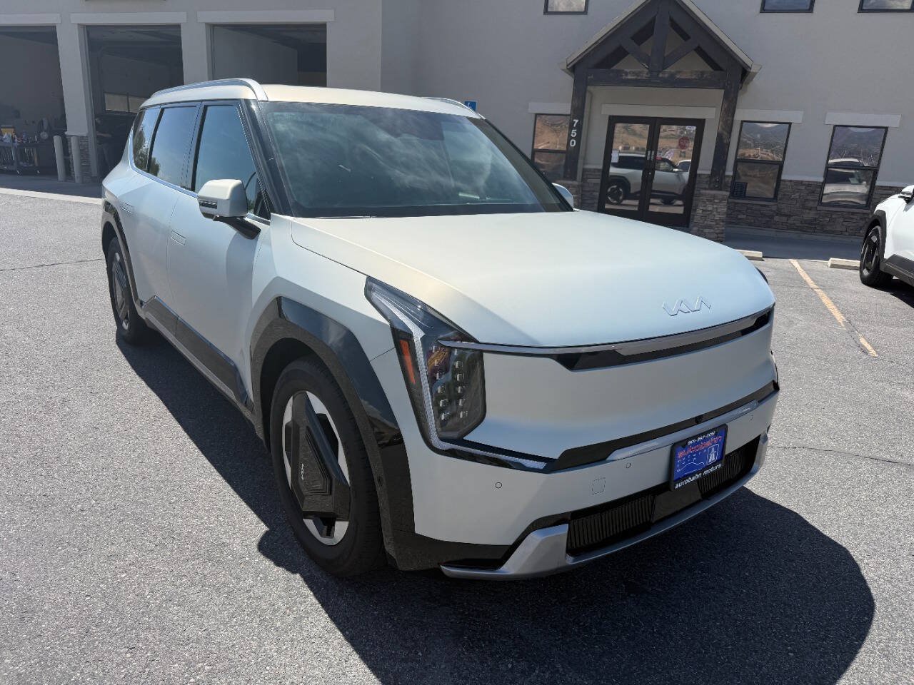 Used 2024 Kia EV9 Land AWD/4WD image 1