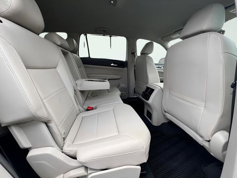 Used 2021 Volkswagen Atlas SE FWD image 28