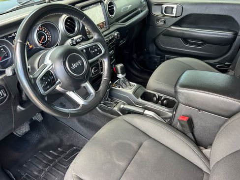 Used 2018 Jeep Wrangler Unlimited Sahara w/ Uconnect 4C Nav & Sound Group AWD/4WD image 11