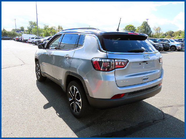 Used 2022 Jeep Compass Limited w/ Sun and Sound Group AWD/4WD image 5