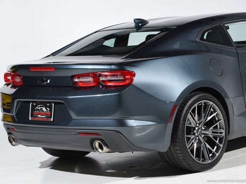 Used 2021 Chevrolet Camaro LT image 17