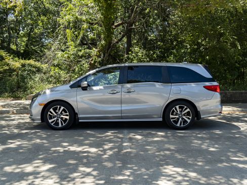 Used 2023 Honda Odyssey Touring image 6