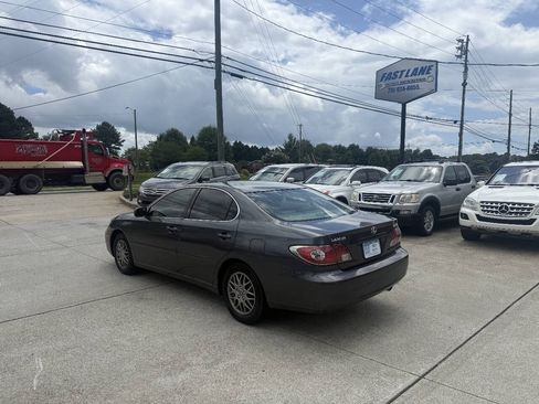 Used 2004 Lexus ES 330 w/ Premium Pkg FWD image 5