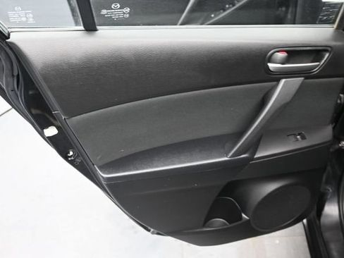 Used 2010 MAZDA MAZDA3 i Touring FWD image 12