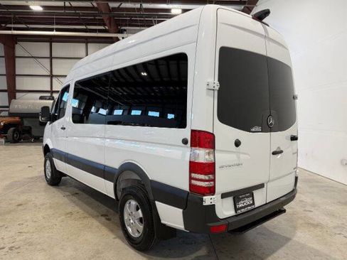Used 2017 Mercedes-Benz Sprinter 2500 image 9