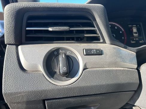 Used 2022 Volkswagen Passat 2.0T SE image 13