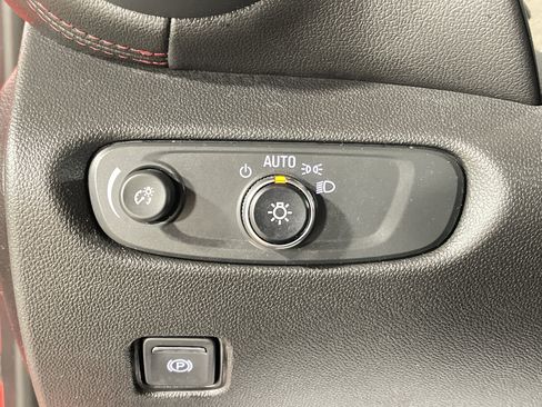 Used 2022 Chevrolet Blazer RS image 21