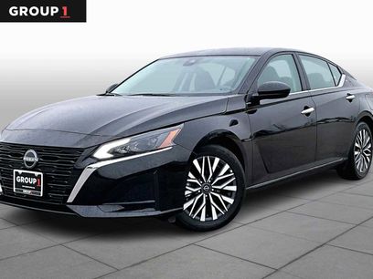 Used 2025 Nissan Altima 2.5 SV