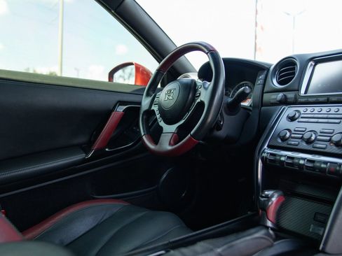 Used 2015 Nissan GT-R Black Edition AWD/4WD image 37