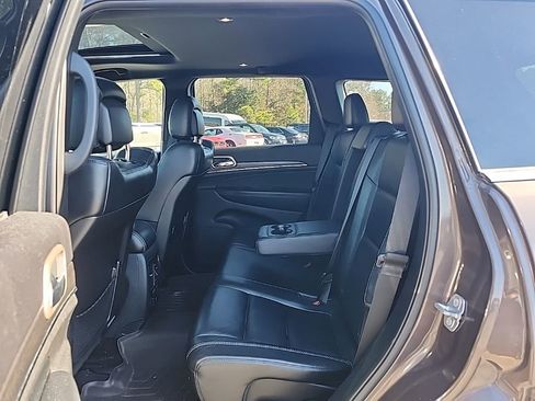 Used 2017 Jeep Grand Cherokee Limited image 30