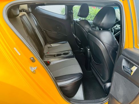 Used 2013 Hyundai Veloster image 18