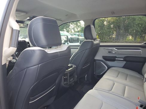 Used 2022 RAM 1500 Limited RWD image 9