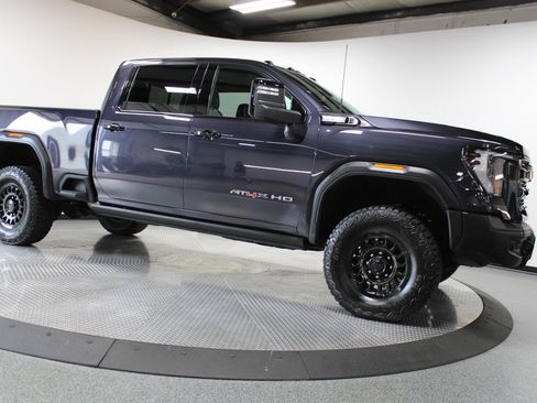Used 2025 GMC Sierra 2500 AT4X w/ AT4X AEV Edition AWD/4WD image 17
