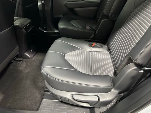 Used 2025 Toyota Highlander XSE image 49