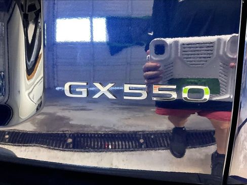 Used 2024 Lexus GX 550 w/ Accessory Package (Z1) AWD/4WD image 40