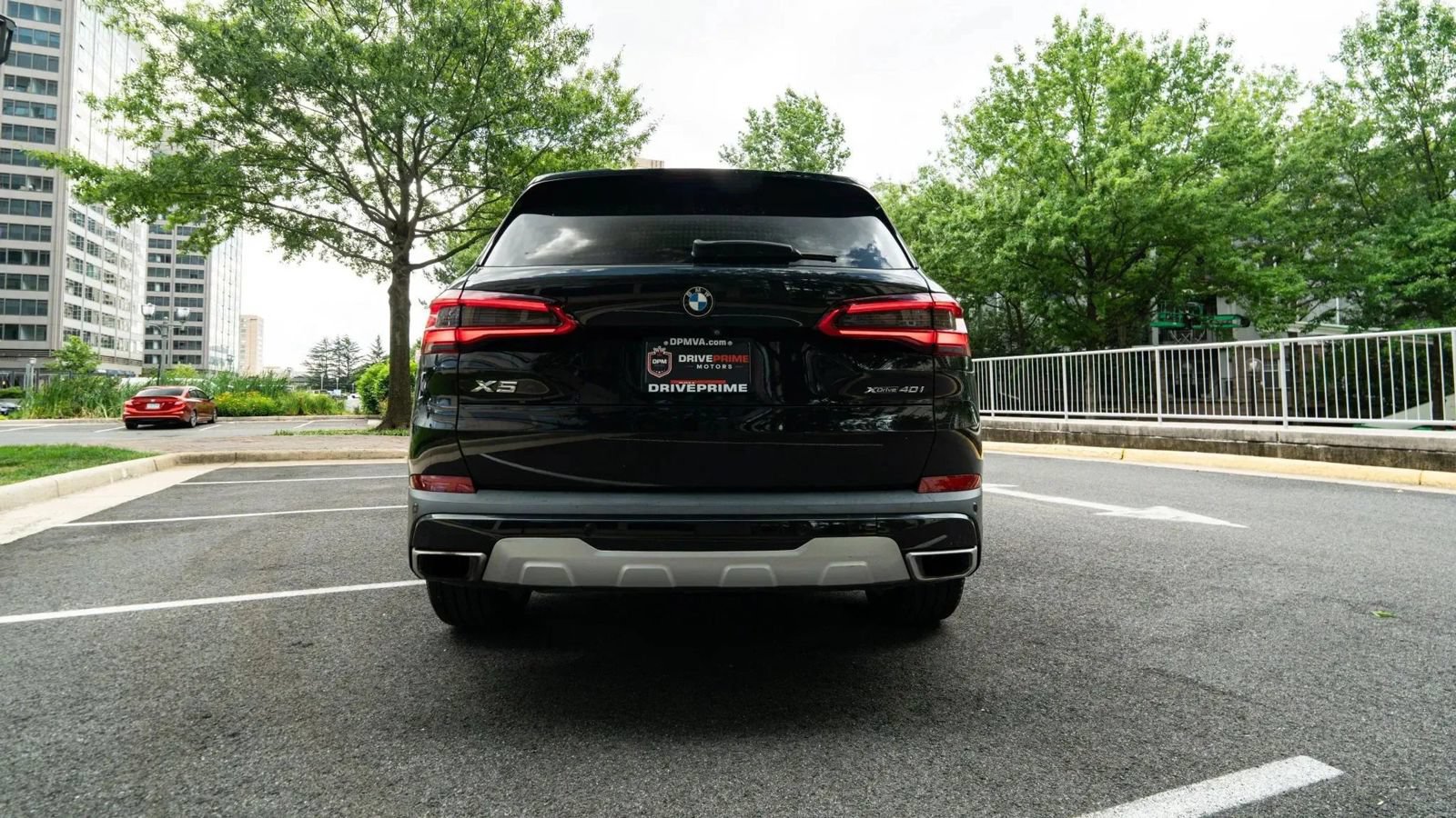 Used 2019 BMW X5 xDrive40i w/ Premium Package 2 AWD/4WD image 4