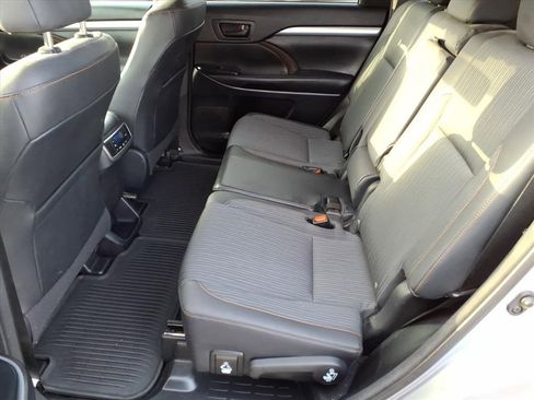 Used 2014 Toyota Highlander Plus image 13