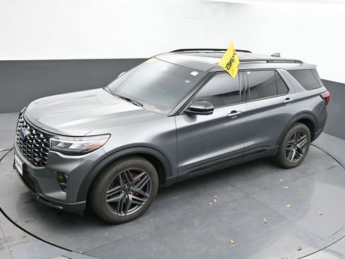 Used 2025 Ford Explorer ST w/ Sun And Sound Package image 41