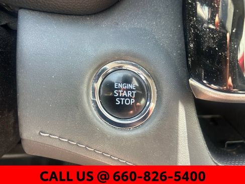 Used 2022 Toyota Highlander XLE AWD/4WD image 15