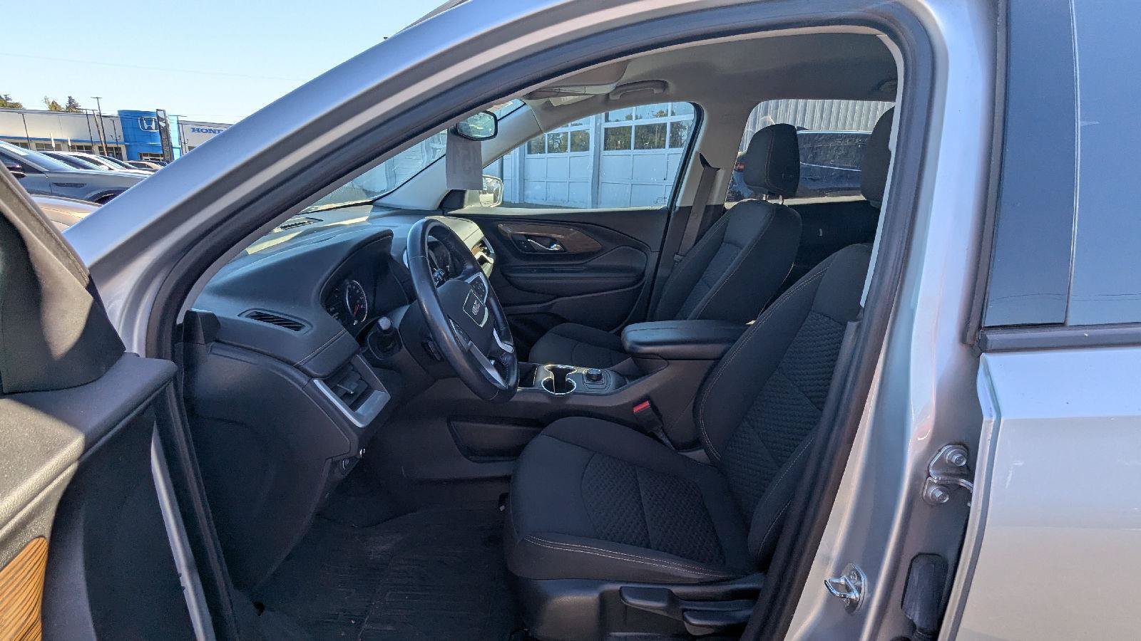 Used 2021 GMC Terrain SLE w/ Elevation Edition AWD/4WD image 10