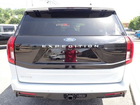 Used 2025 Ford Expedition Active AWD/4WD image 5