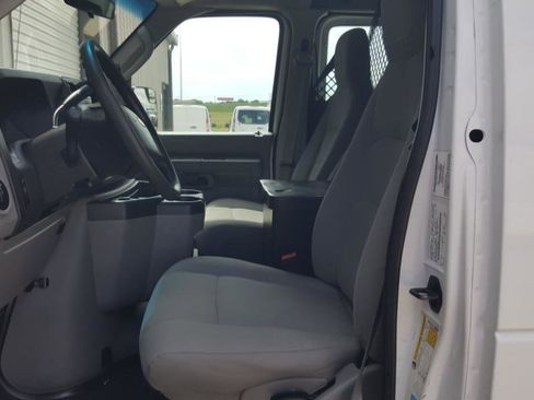 Used 2014 Ford E-150 and Econoline 150 w/ Power Group RWD image 19