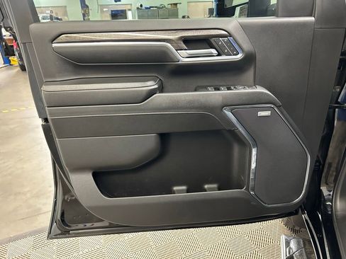 Used 2024 Chevrolet Silverado 2500 LTZ w/ LTZ Convenience Package AWD/4WD image 21