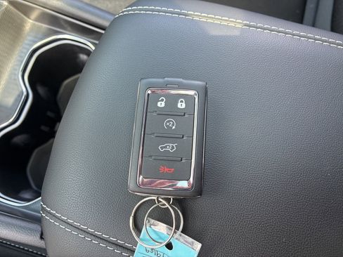 New 2025 Jeep Grand Cherokee Laredo X w/ Luxury Tech Group I image 30