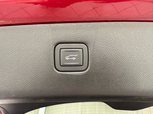 Used 2025 Chevrolet Blazer LT FWD image 9