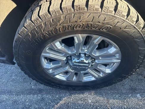 Used 2022 GMC Sierra 2500 Denali image 4