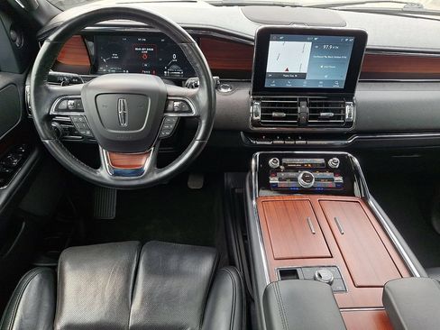 Certified 2021 Lincoln Navigator Reserve AWD/4WD image 12