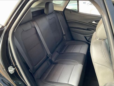 Used 2024 Chevrolet Trax LT w/ LT Convenience Package image 19