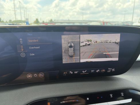 Used 2025 Buick Enclave Preferred FWD image 24