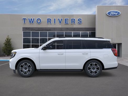New 2026 Ford Expedition Active RWD image 3