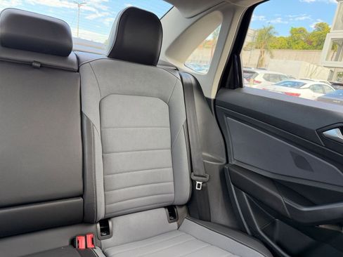 Used 2025 Volkswagen Jetta SE image 36