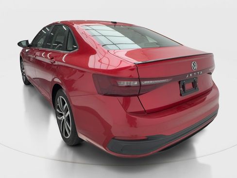 Used 2025 Volkswagen Jetta SE FWD image 14