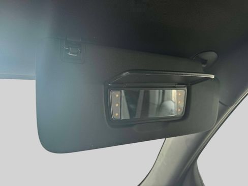 Used 2023 Chevrolet Traverse LT FWD image 30